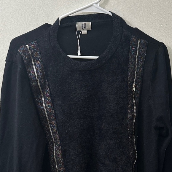 Zipper Glitter Embellishment Black Sweater - Picture 6 of 6